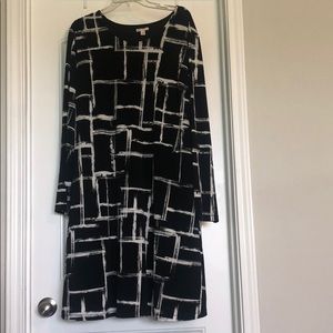 Plus size Black and white dress. Size 22/24